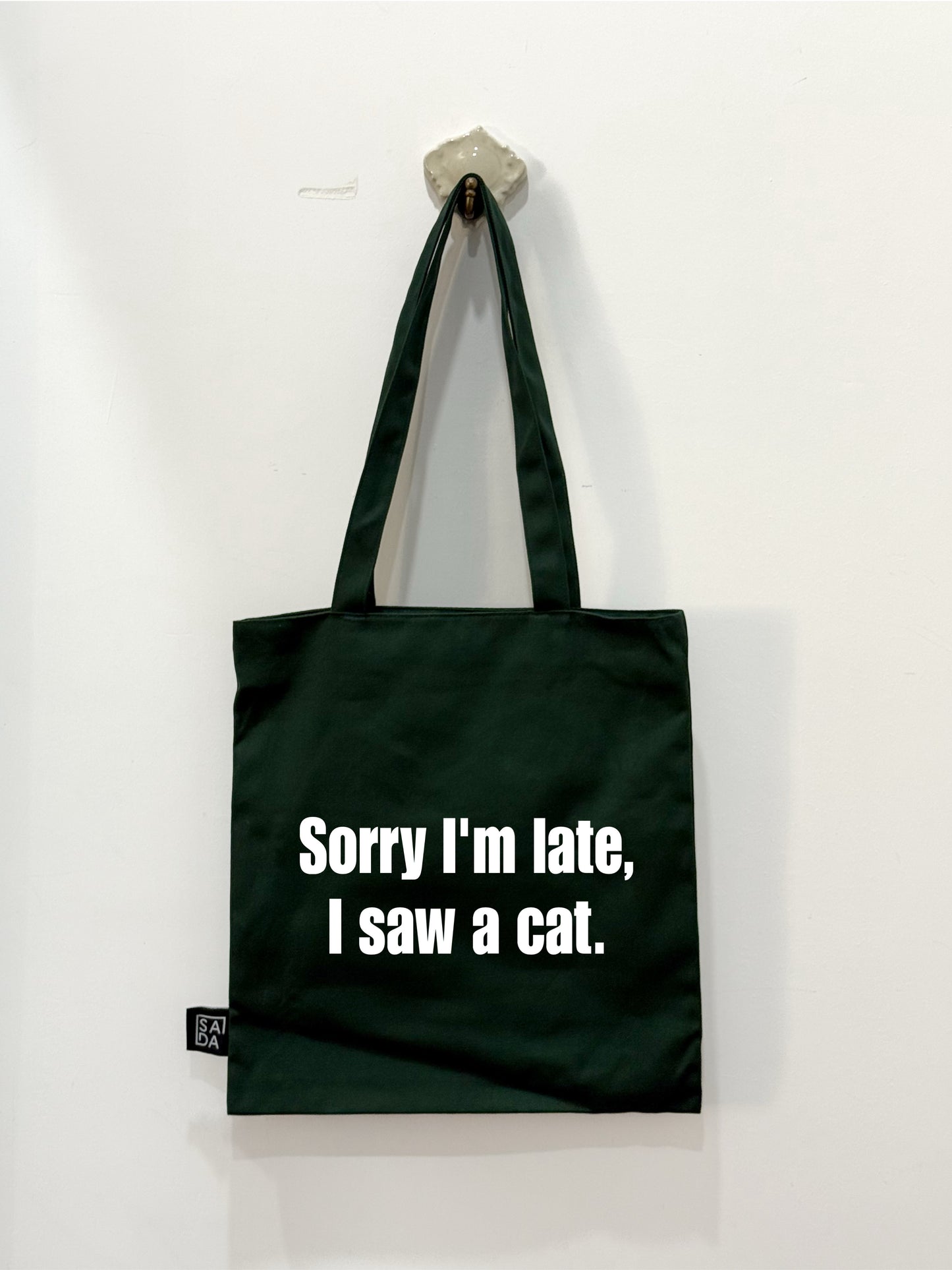 Sorry I’m late I saw a cat tote