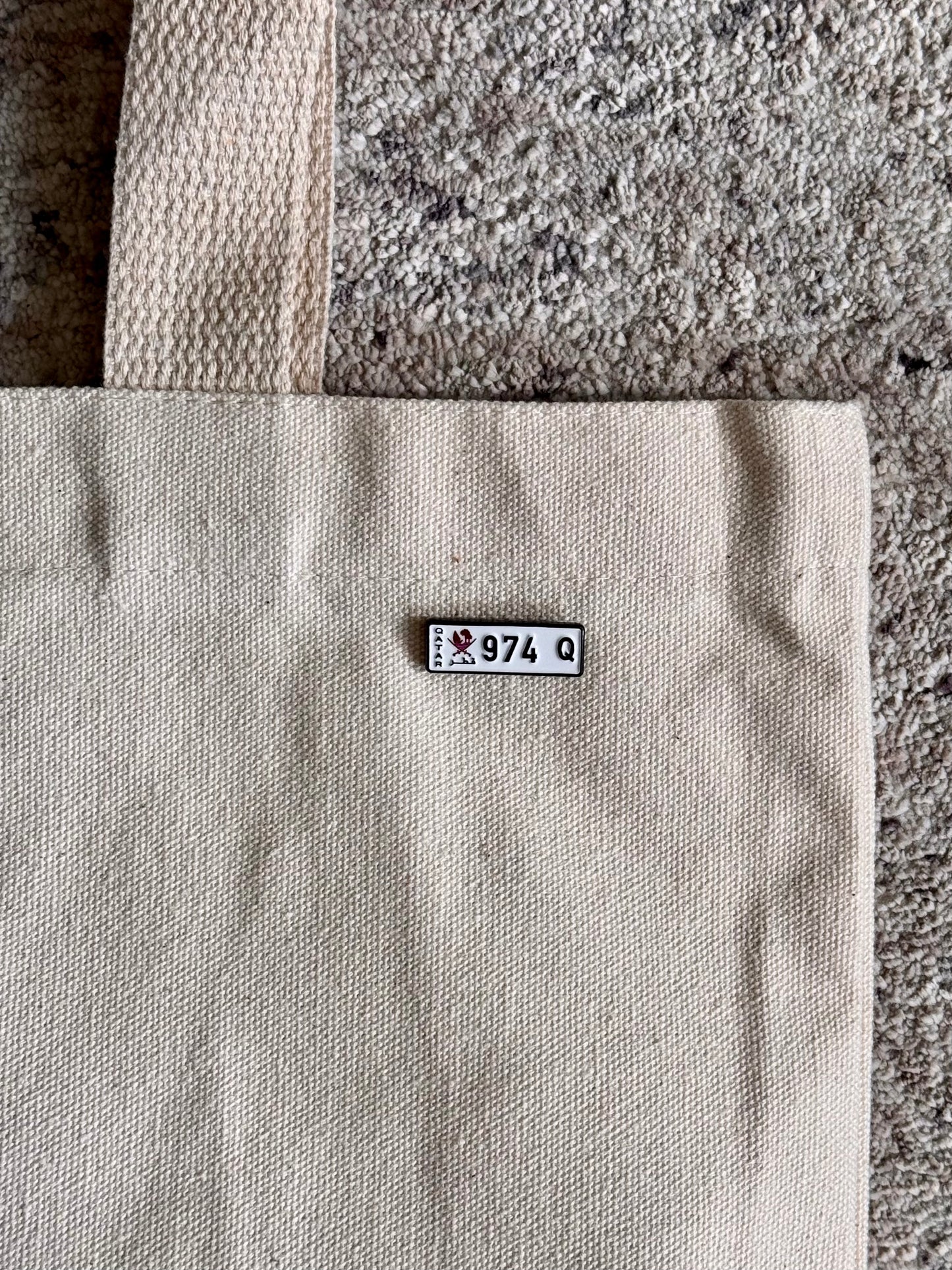 Qatar plate number pin